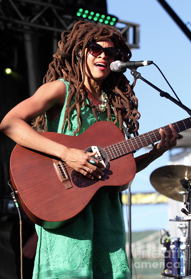 Valerie June Photograph by Concert Photos - Fine Art America