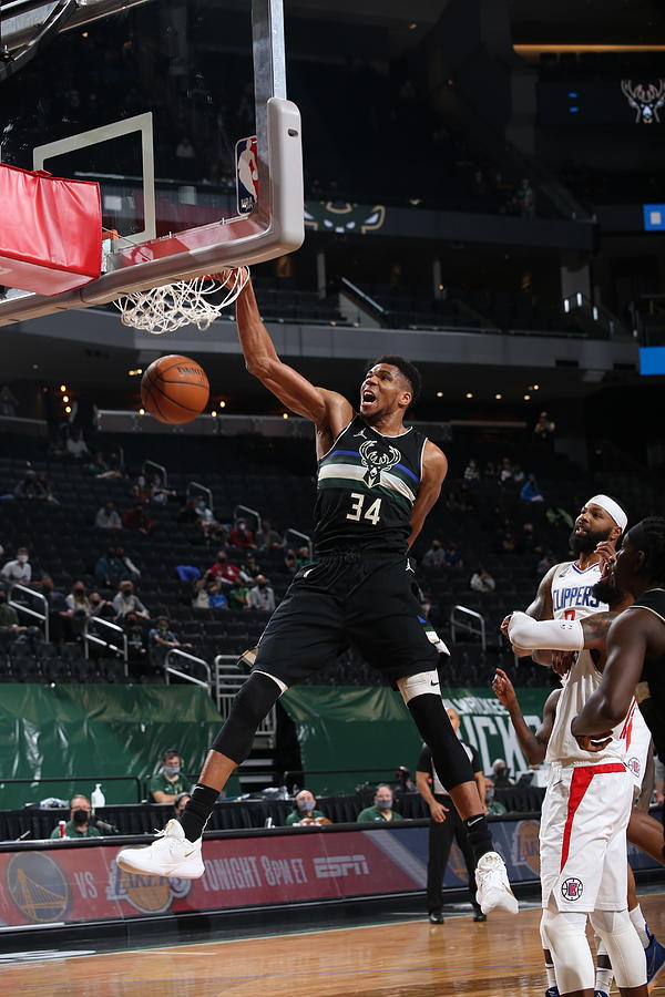 Giannis Antetokounmpo #50 Photograph by Gary Dineen