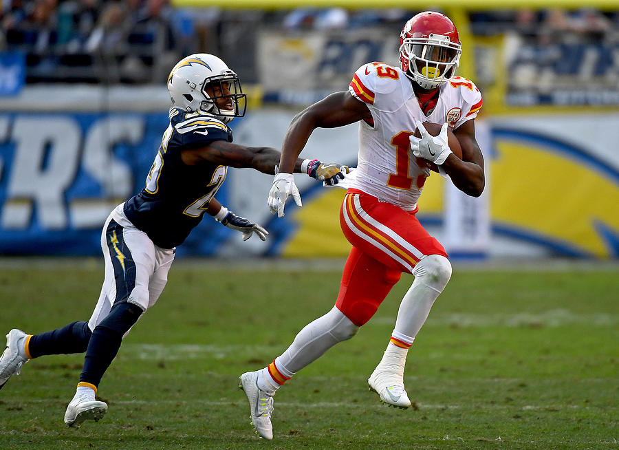 Kansas City Chiefs v San Diego Chargers #52 Photograph by Donald Miralle