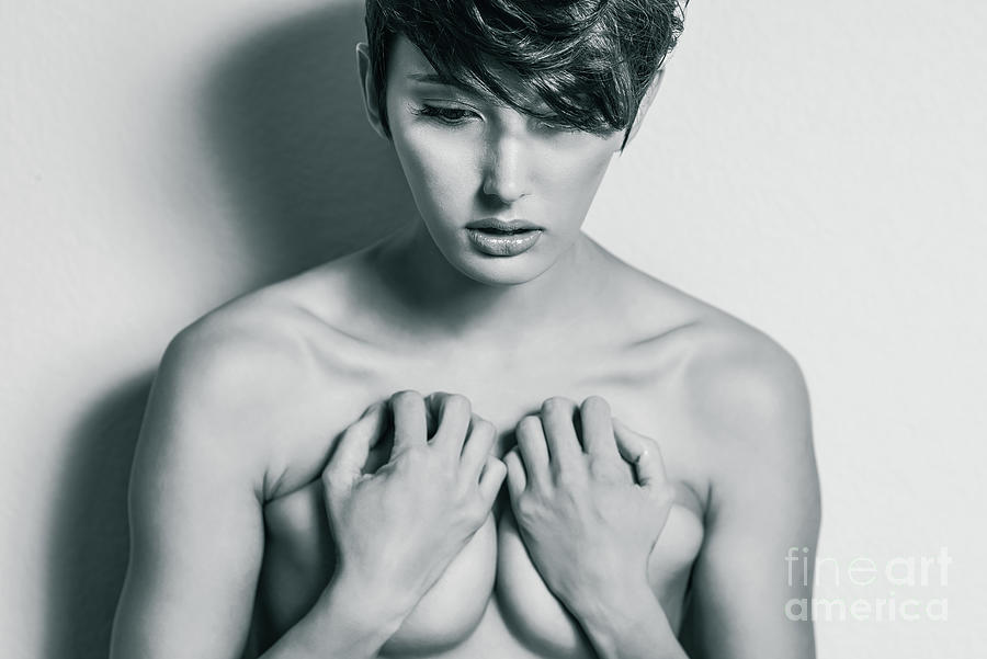 5886 Natasha Au Naturel - Boudoir Studio Nude Beauty Editorial Photograph