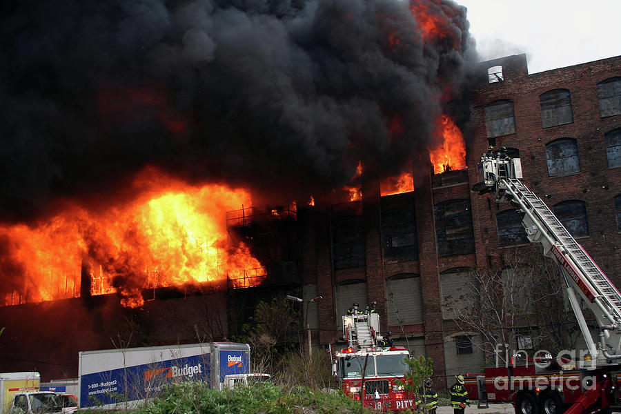 May 2nd 2006  Spectacular Greenpoint Terminal 10 Alarm Fire in Brooklyn, NY #12 Photograph by Steven Spak