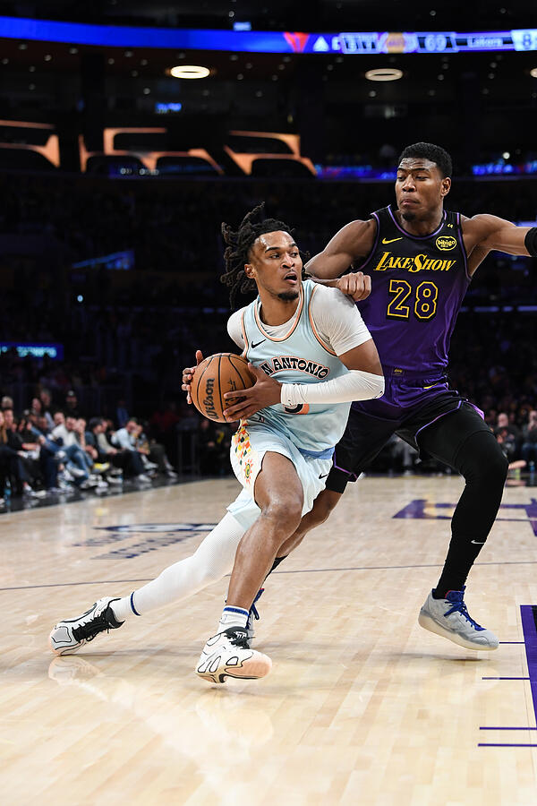 San Antonio Spurs v Los Angeles Lakers #6 Photograph by Noah Graham San Antonio Spurs v Los Angeles Lakers #6 Photograph by Noah Graham