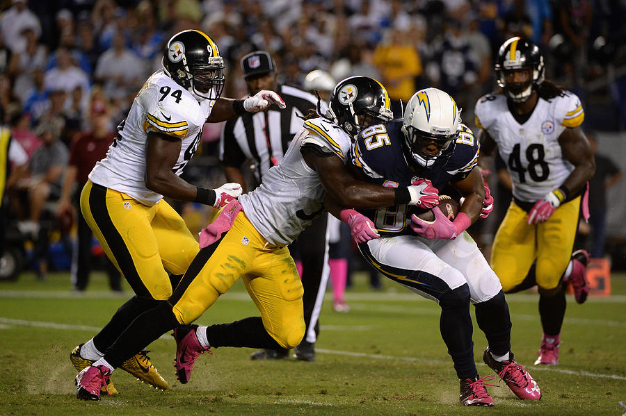 Pittsburgh Steelers v San Diego Chargers #60 Photograph by Donald Miralle
