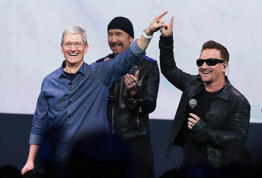 Apple Unveils iPhone 6 Photograph by Justin Sullivan Apple Unveils iPhone 6 Photograph by Justin Sullivan