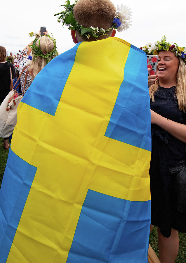Swedish Midsommar Fest, NYC Photograph by Mark Roberts