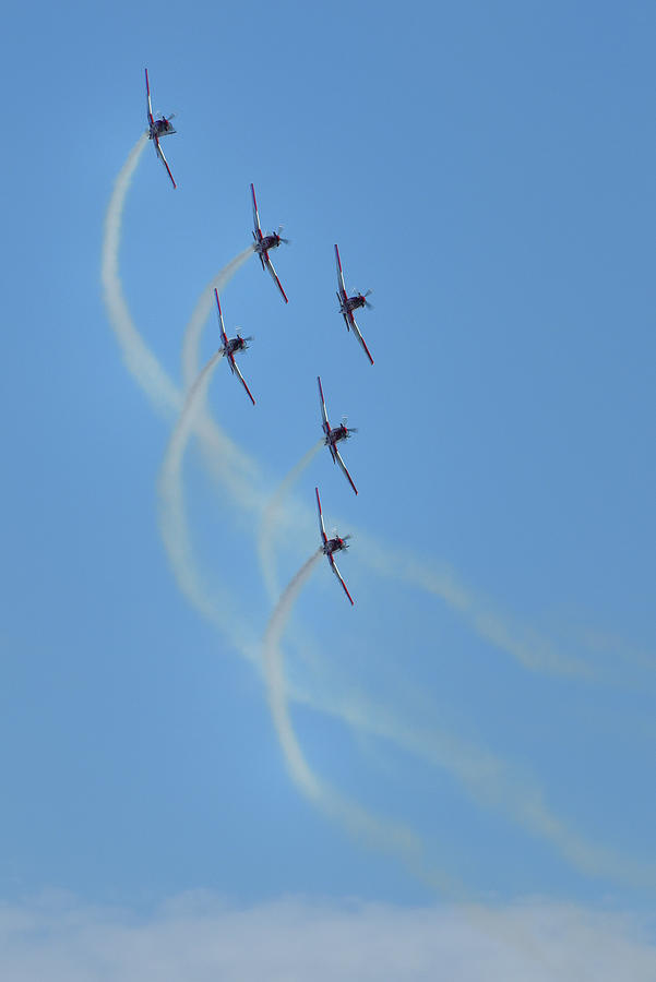 The Roulettes Australian Air Force formation aerobatic display team ...