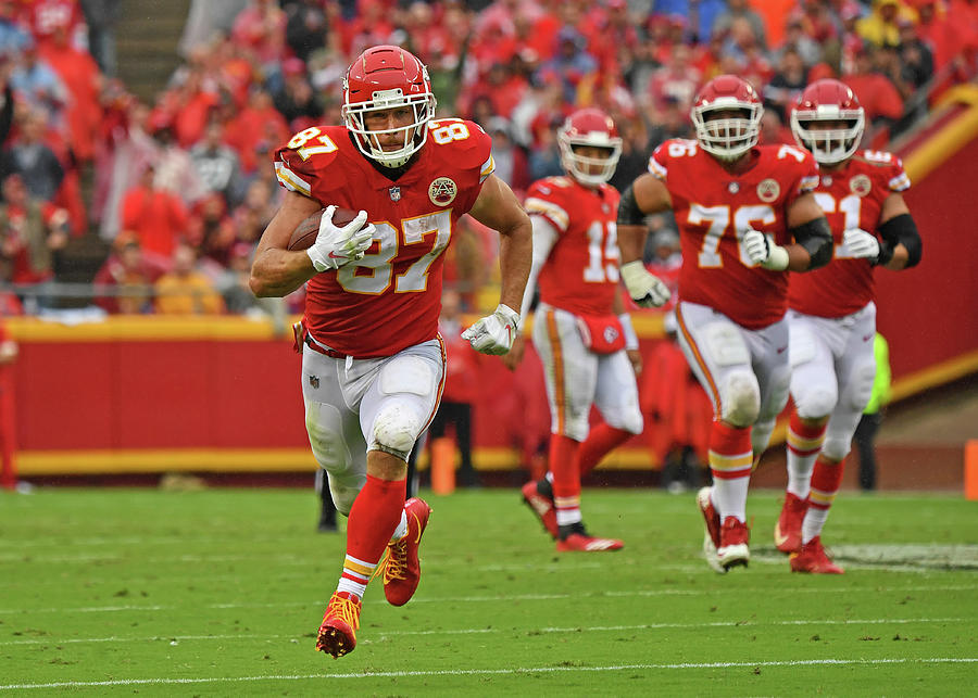 Travis Kelce Photograph by Peter Aiken - Pixels