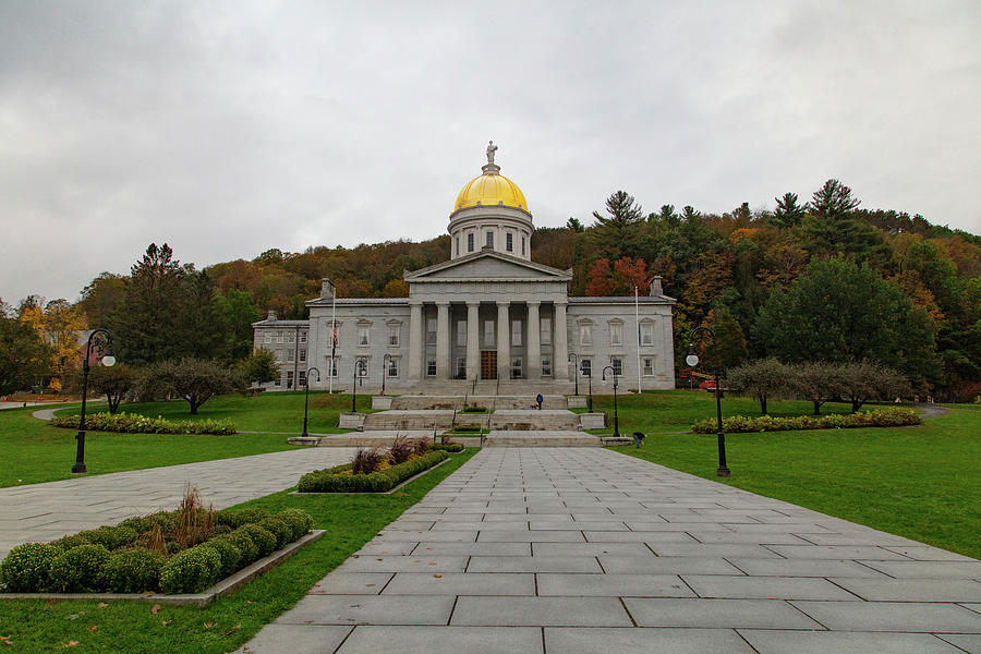 Vermont state capitol building in Montpelier Vermont Photograph by ...