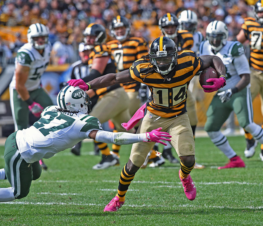 New York Jets v Pittsburgh Steelers #72 Photograph by George Gojkovich