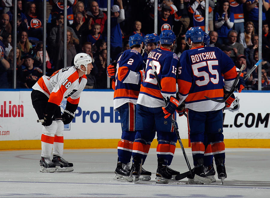 Philadelphia Flyers v New York Islanders #75 Photograph by Bruce Bennett