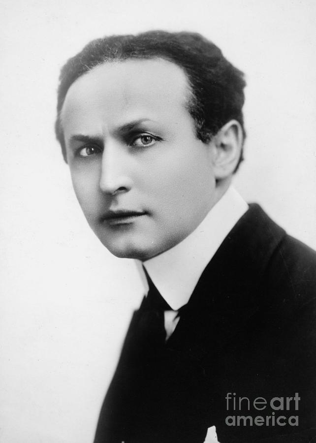 Harry Houdini Photograph by Granger