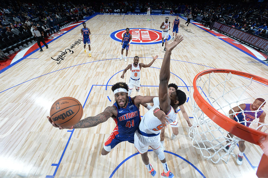 New York Knicks v Detroit Pistons Photograph by Chris Schwegler