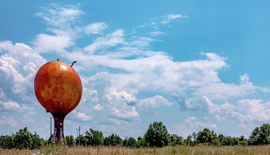 Peachoid Peach Water Tower in Gaffney South Carolina SC along In ...