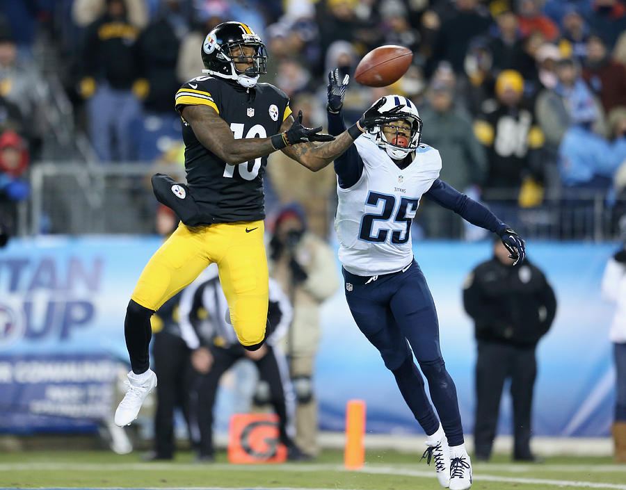 Pittsburgh Steelers v Tennessee Titans #8 Photograph by Andy Lyons