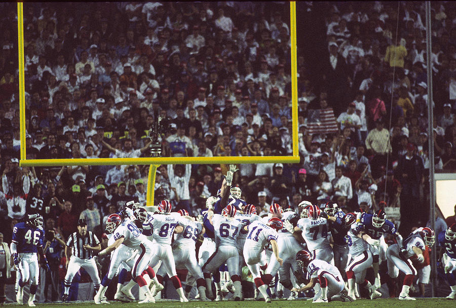 Super Bowl XXV - Buffalo Bills v New York Giants #8 Photograph by Focus On Sport