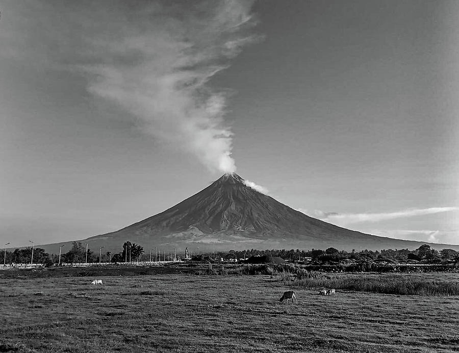 The Mayon Volcano Photograph by William E Rogers - Fine Art America