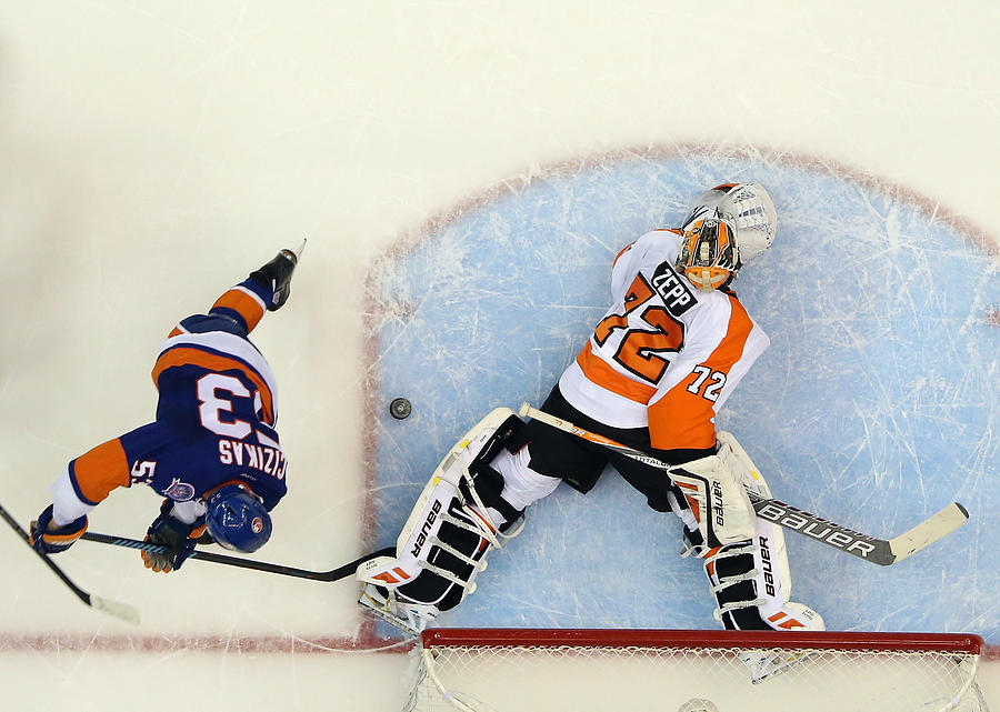 Philadelphia Flyers v New York Islanders #86 Photograph by Bruce Bennett