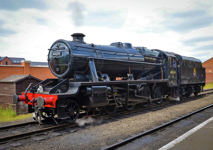 8F Steam Locomotive 48624 Photograph by Gordon James