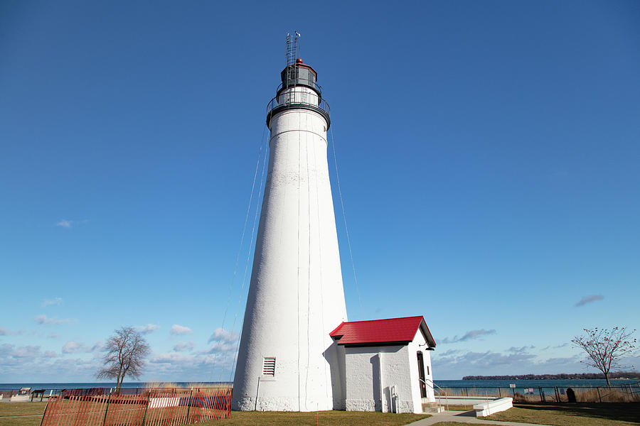Fort Gratiot Lighthouse in Michigan #9 Photograph by Eldon McGraw