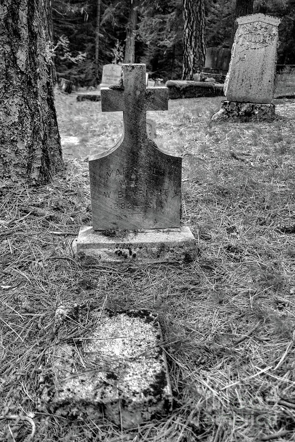 9 Mile Cemetery Photograph