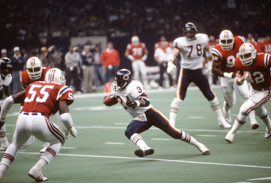 Super Bowl XX - Chicago Bears v New England Patriots #9 Photograph by Focus On Sport