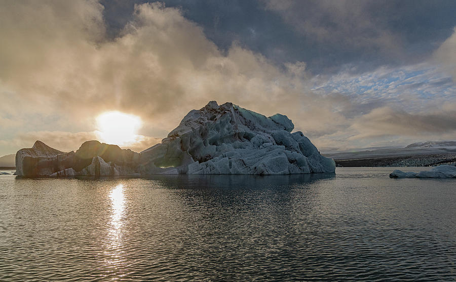 9g0a5715  Glacier Lagoon Sunset Photograph by Stephen Parker