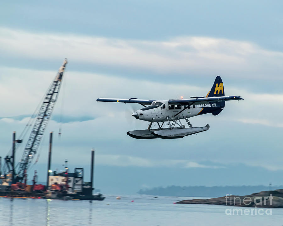 A 1960 De Havilland Canada Dhc-3t Turbo Otter On Short Final To Photograph