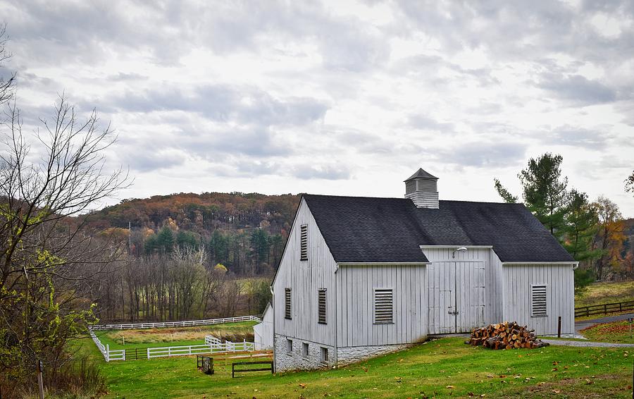 A Barn Overlooking The Valley Photograph