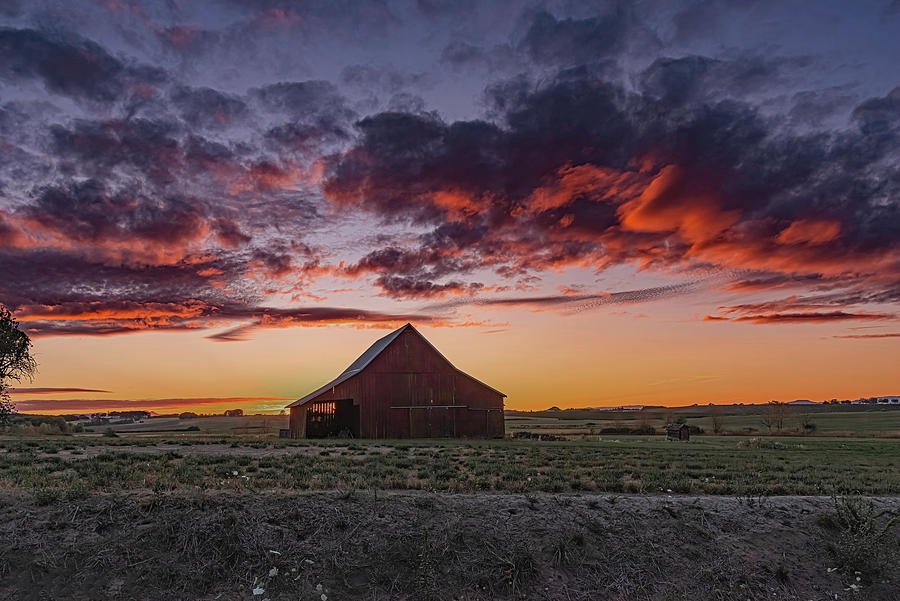A barn. Photograph by Ulrich Burkhalter