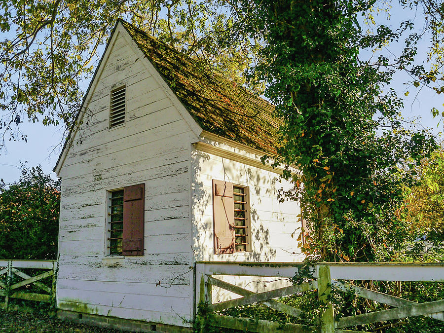 A Colonial Barn on a November Afternoon Photograph by Rachel Morrison