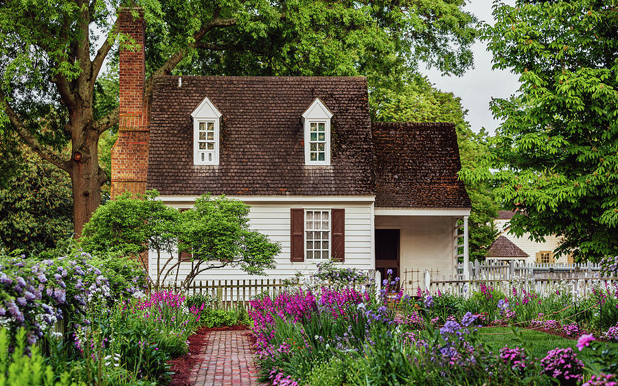 A Colonial House in the Spring II Photograph by Rachel Morrison