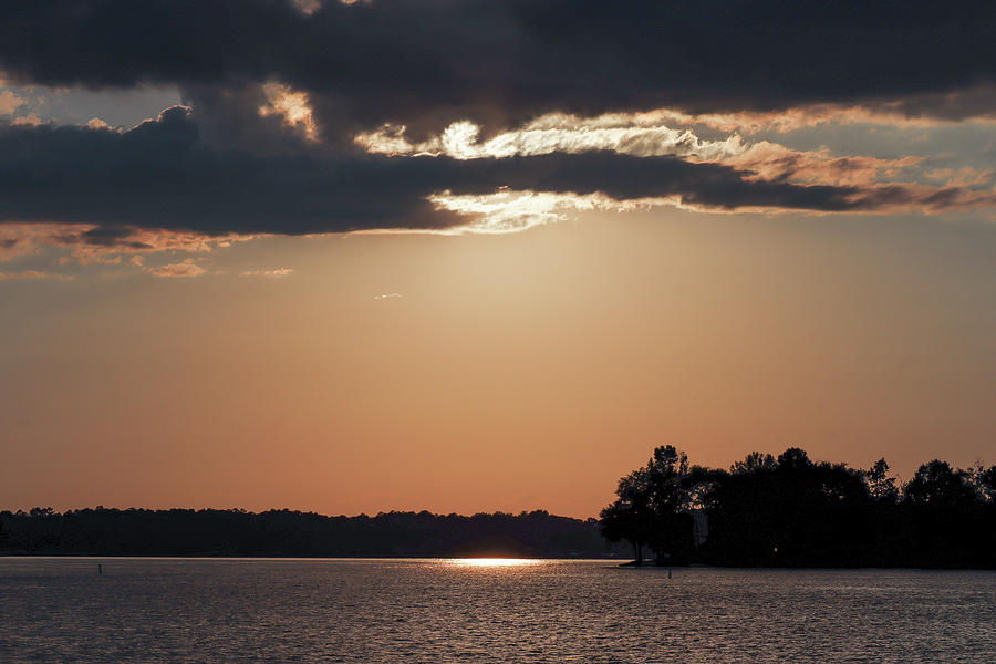 A Flashlight Lake Sunset Photograph by Ed Williams