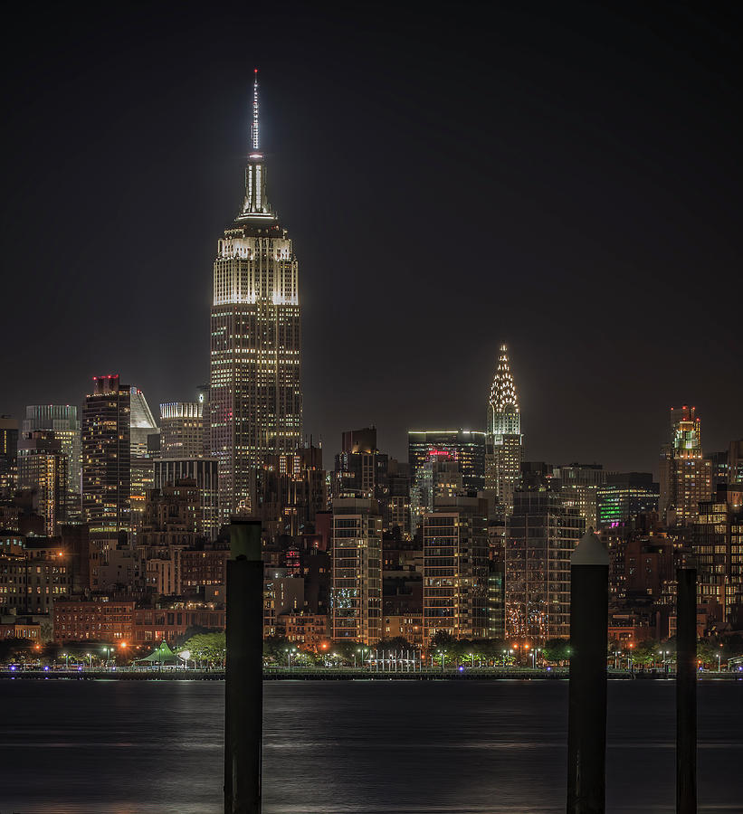 Empire State Building Photograph - A Giant In The Night by Richard Zoeller