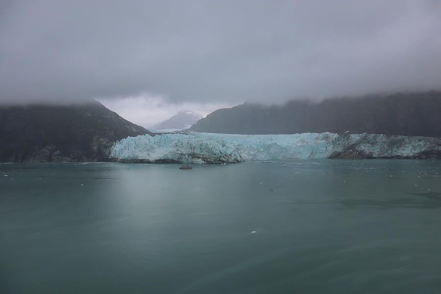 A Glacier Bay Glacier Photograph by Ed Williams