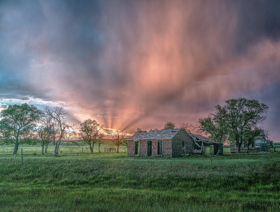 A Gorgeous Northern Plains Sunset Photograph by Laura Hedien