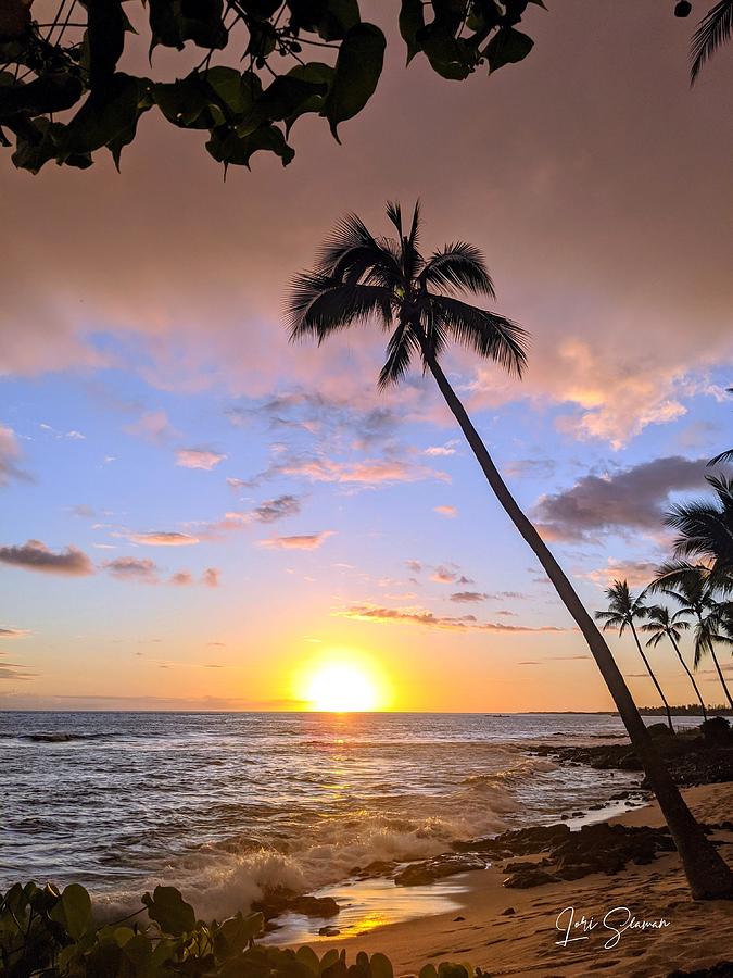 A Hawaiian Sunset In August Photograph by Lori Seaman
