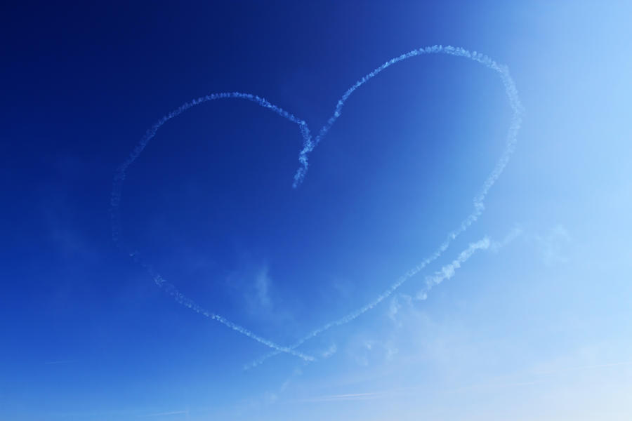A heart in the sky Photograph by Fhm
