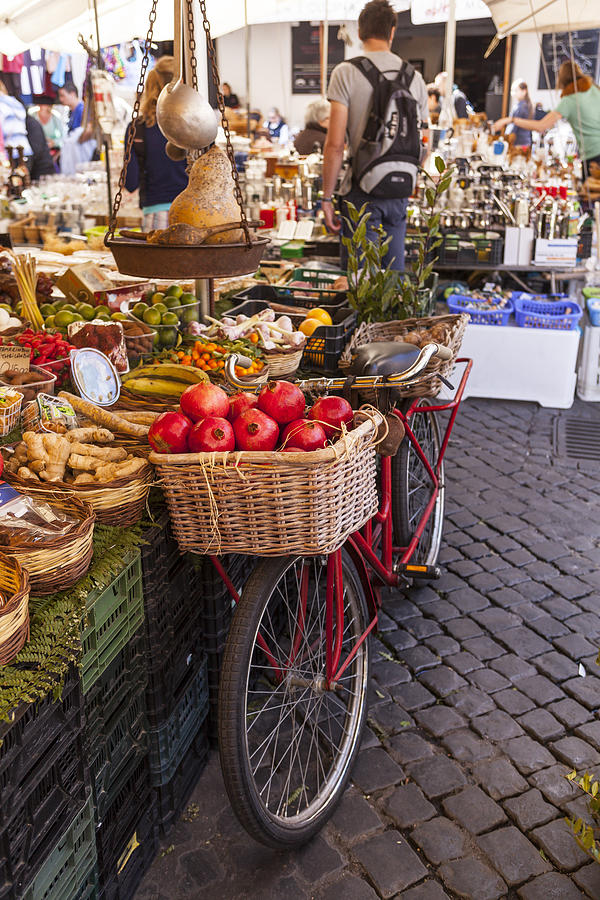 A market stall in Campo de Fiori in Rome. Photograph by Julian Elliott Photography