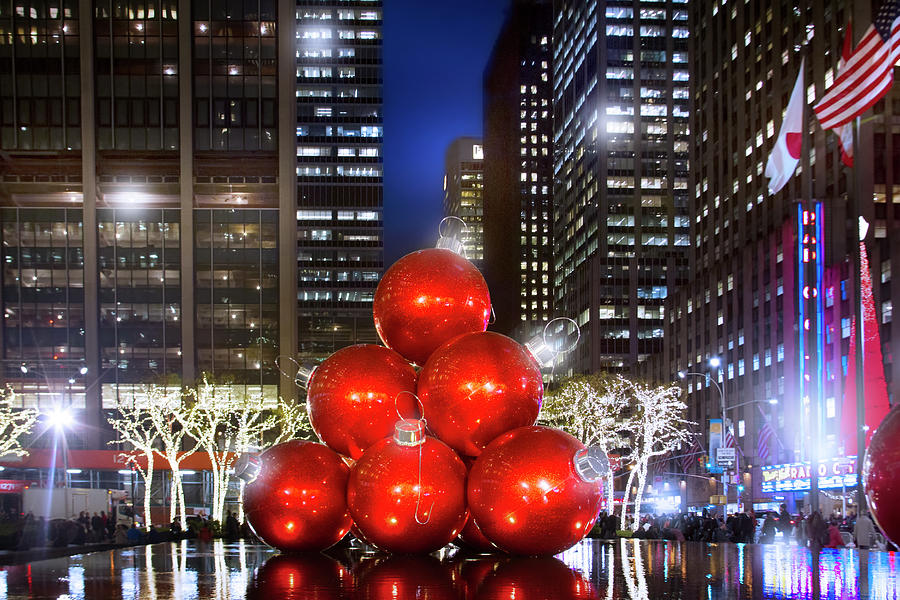 A Rockefeller Center Christmas Photograph by Mark Andrew Thomas