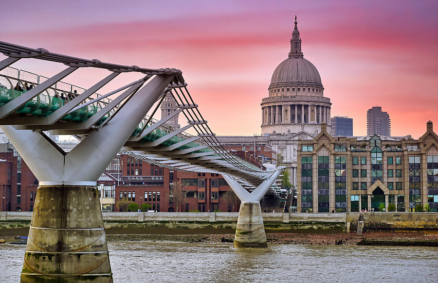 A view across the River Thames at dusk towards St. Paul's Cathedral in ...