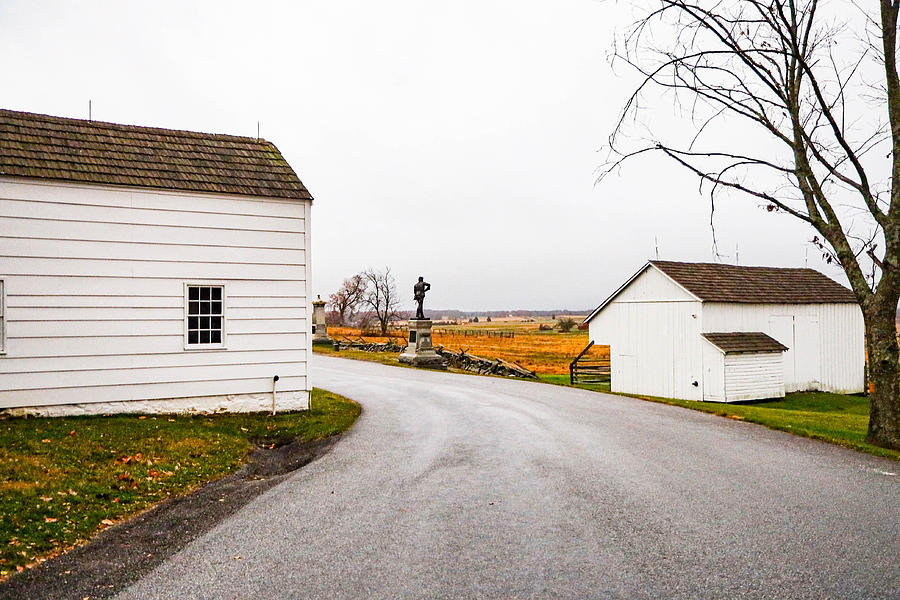 A view of the Bryan Farm on Hancock Avenue Gettysburg Photograph by ...