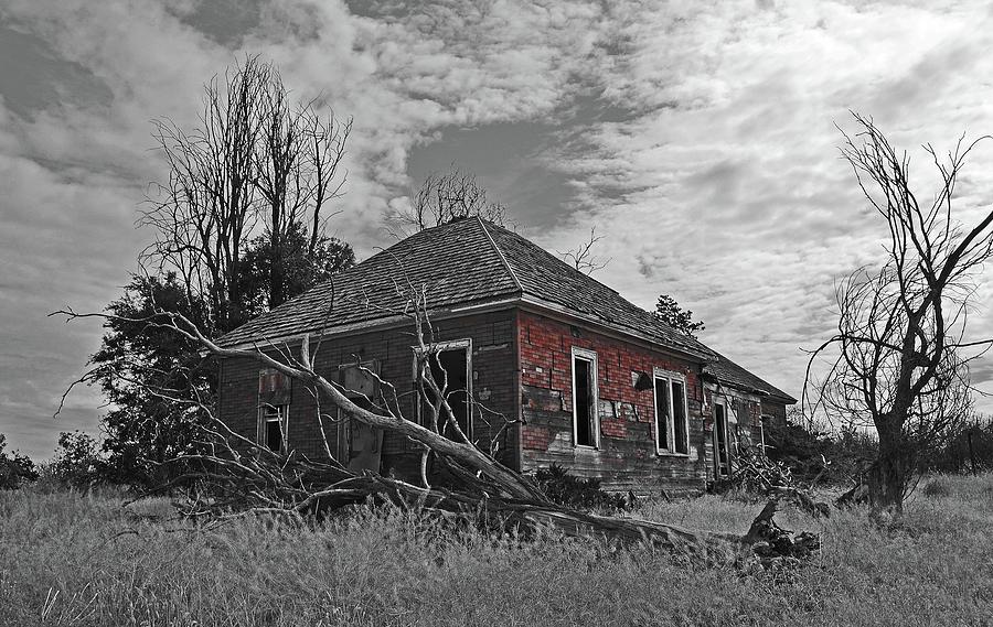 Abandon Old Ranch House  Digital Art by Fred Loring