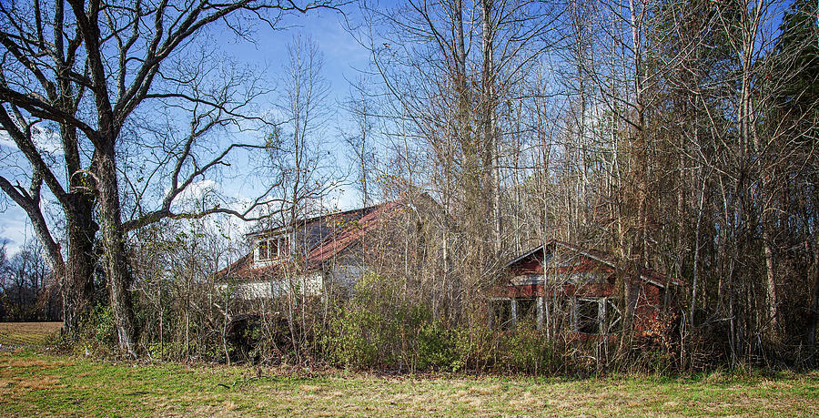 Abandoned Farm House in Beaufort County North Carolina Photograph by Bob Decker