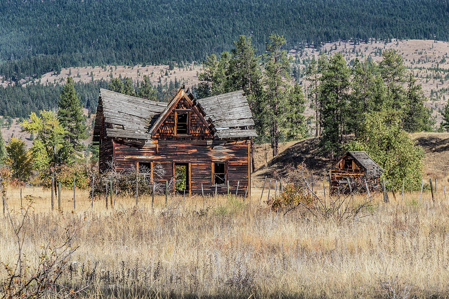 Abandoned Farm House Photograph by Lynda Potter - Fine Art America