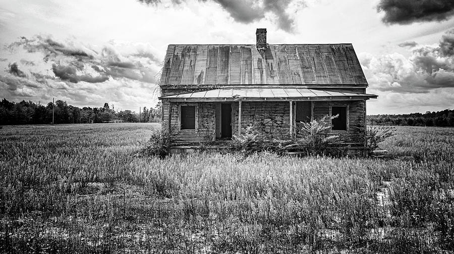 ABandoned Farm House - Rural Lenoir County NC Photograph by Bob Decker