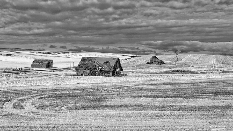 Abandoned Farm - Mondovi #3 bw Photograph by Jerry Abbott