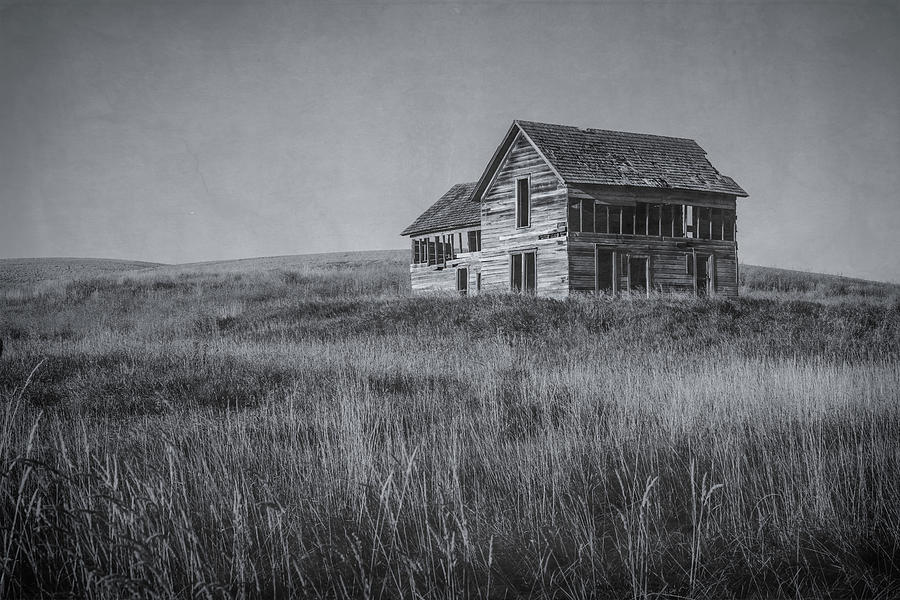 Barn Photograph - Abandoned House in Rural Countryside by Connie Carr