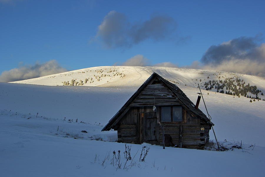 Abandoned Hut Photograph By Ren Kuljovska Fine Art America
