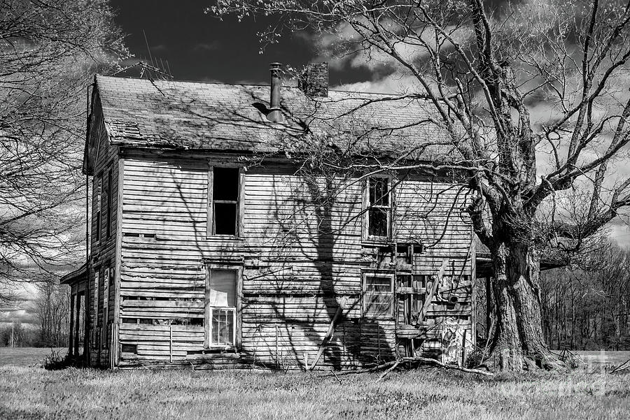 Abandoned Rural House - Kentucky Photograph by Gary Whitton