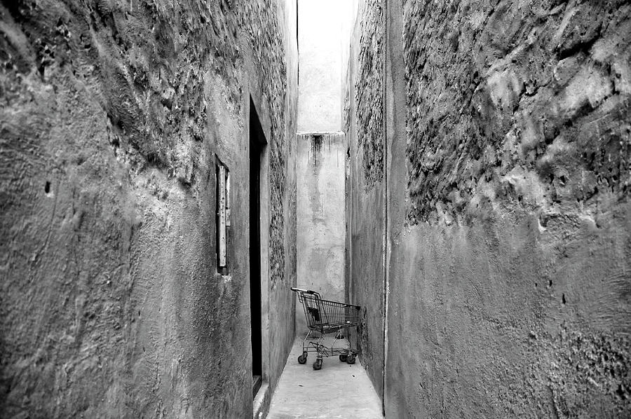UAE, Dubai - Abandoned shopping cart in Al Bastakiya Photograph by Fabrizio Troiani